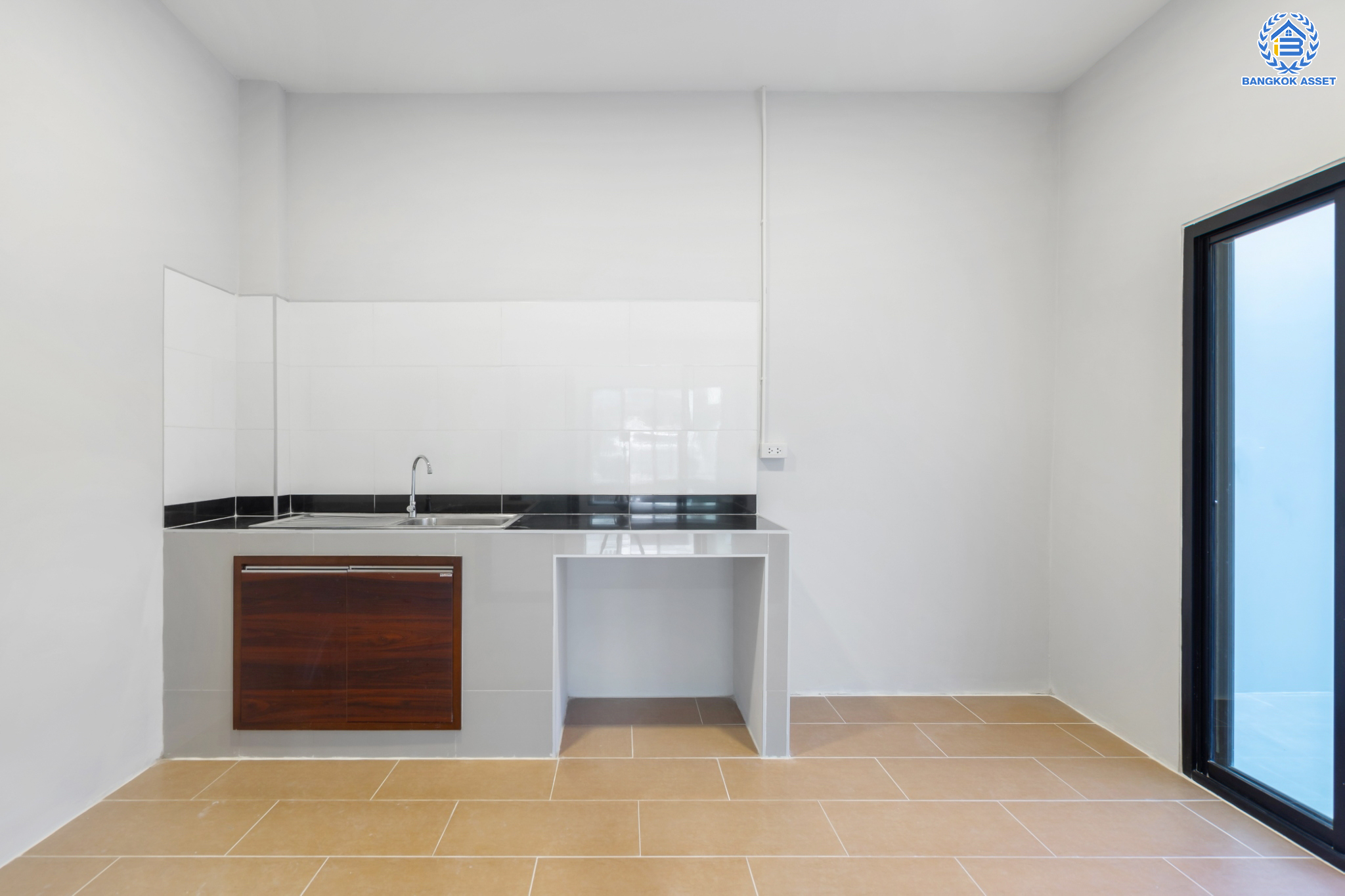 บ้านมือสองตกแต่งใหม่ ม.พิบูลย์การ์เด้นวิลล์ พิบูลย์สงคราม-พระราม5 ทาวน์โฮม 3 ชั้น หลังใหญ่! เนื้อที่ 26.1 ตร.ว. ฟังก์ชัน 4 ห้องนอน 5 ห้องน้ำ (มีห้องน้ำในตัวทุกห้อง) จอดรถได้ 2 คัน บนสุดยอดทำเล! เชื่อมถนนพิบูลย์สงคราม, วงศ์สว่าง, นครอินทร์ และติวานนท์ ใกล้จุดขึ้นทางด่วนศรีรัช-วงแหวนรอบนอก ใกล้รถไฟฟ้า "สถานีแยกติวานนท์"